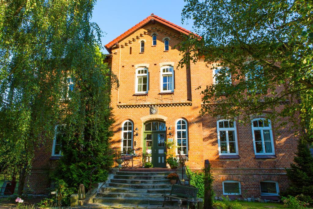 Gutshaus Zietlitz Hotel Dobbin-Linstow Exterior foto